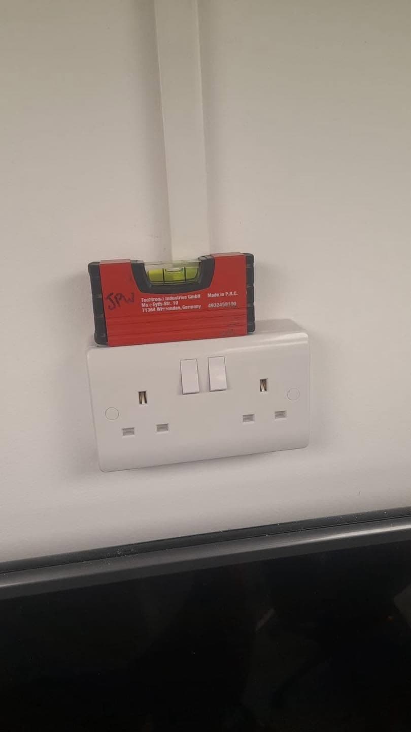 Surface Mounted Socket - photo 1
